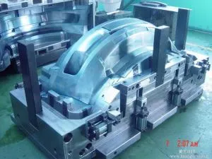 แม่พิมพ์ฉีดกันชนรถยนต์